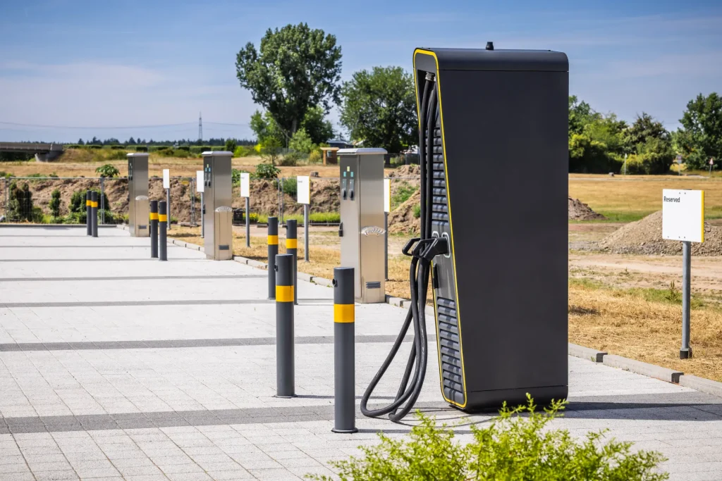 EV Charger Maintenance SLA for Contractors